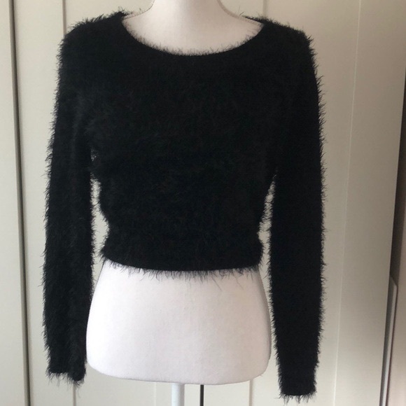 Double zero fuzzy black cropped sweater - Picture 1 of 2